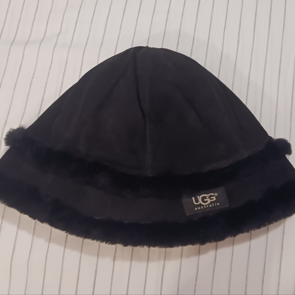 Beautiful VINTAGE UGG Hat